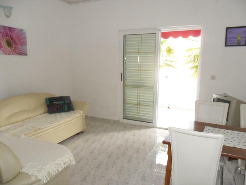 Apartman Kartec Krk Town Exterior foto